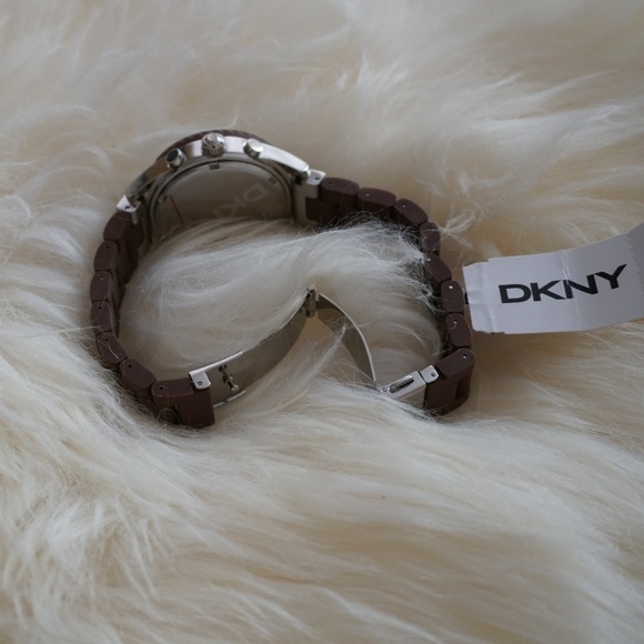 New&Authentic DKNY Rubber Band Women's Watch - Picture 2 of 3